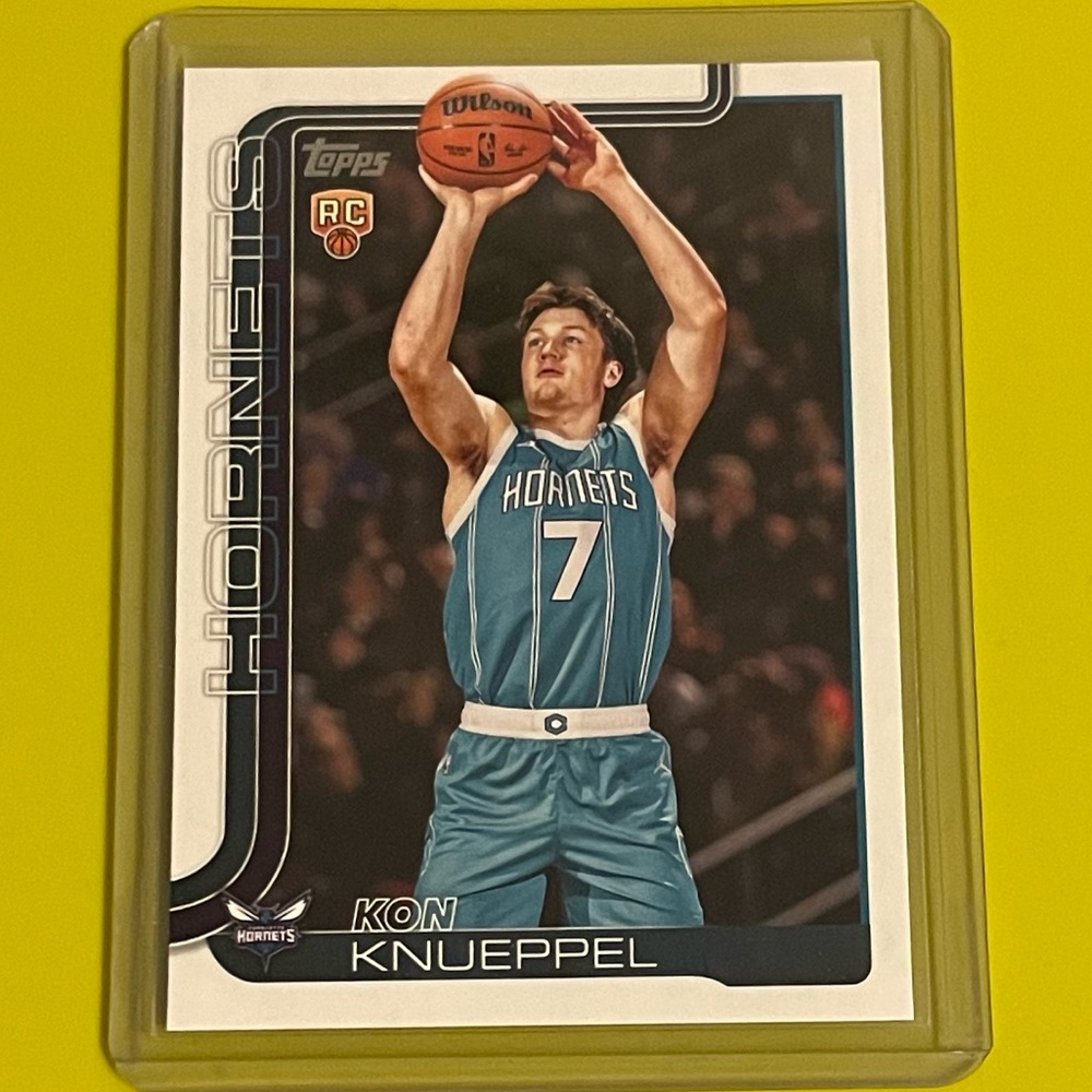 Kon Knueppel #204 [Rookie] 2025-26 Topps Basketball Trading Card